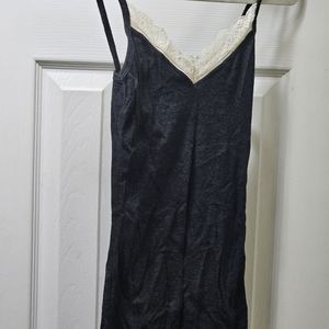 Old Navy tank with lace